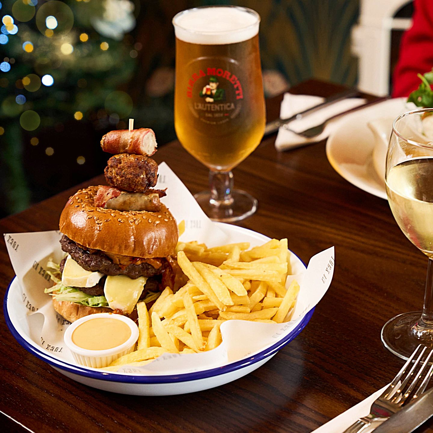 Festive Lunch & Dinner at The Fox & Hounds Hotel in Cardiff